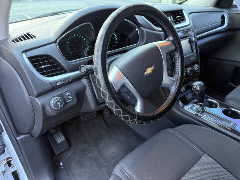 2017 Chevrolet Traverse LT