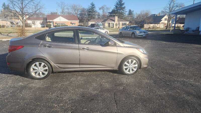 2013 Hyundai Accent GLS photo 6