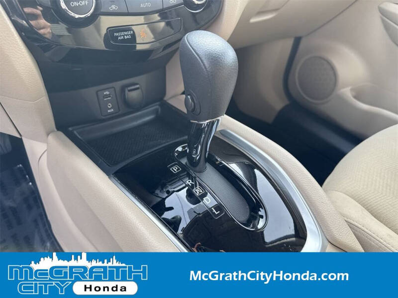 2016 Nissan Rogue SV