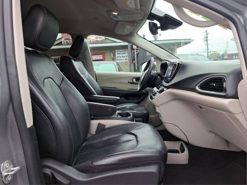 2022 Chrysler Pacifica Touring L