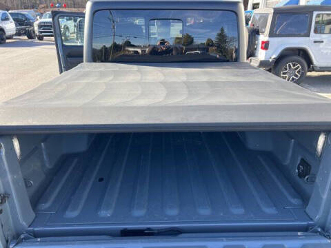 2024 Jeep Gladiator Sport S