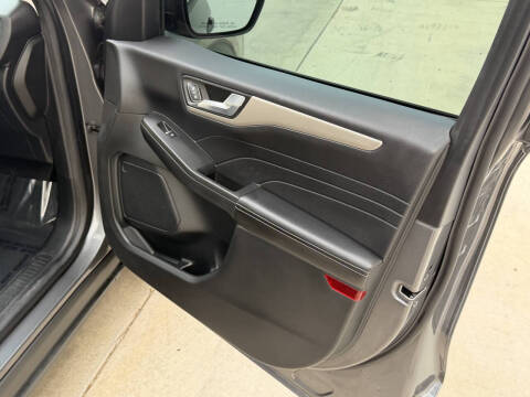2021 Ford Escape SEL