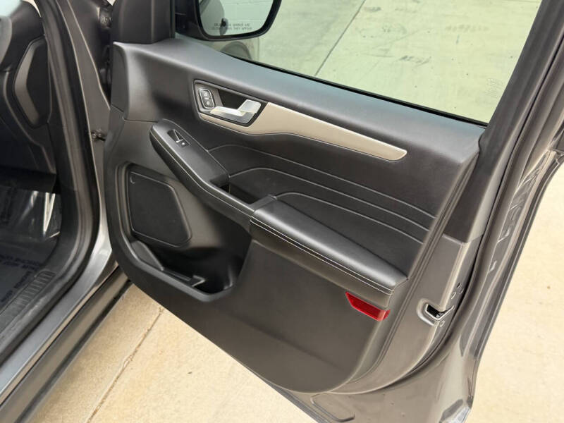 2021 Ford Escape SEL