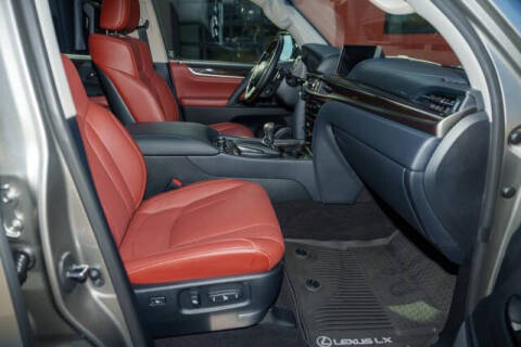 2021 Lexus LX 570 Three-Row