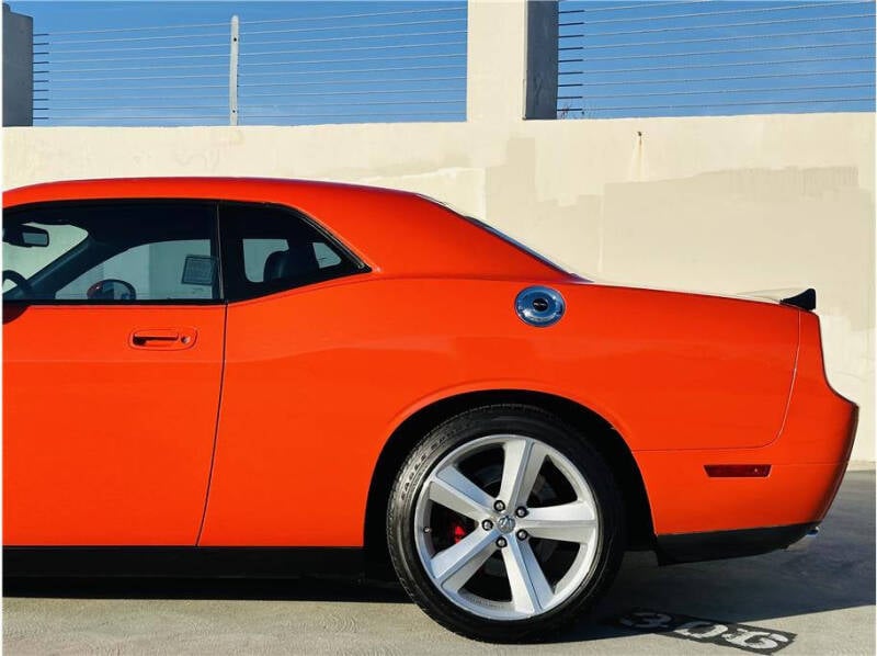 2008 Dodge Challenger SRT8 photo 9