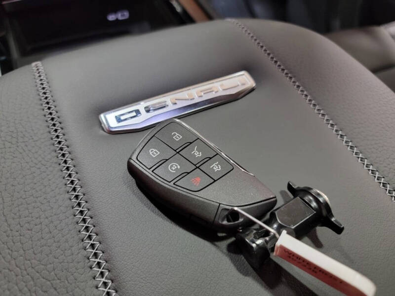 2025 GMC Yukon XL Denali