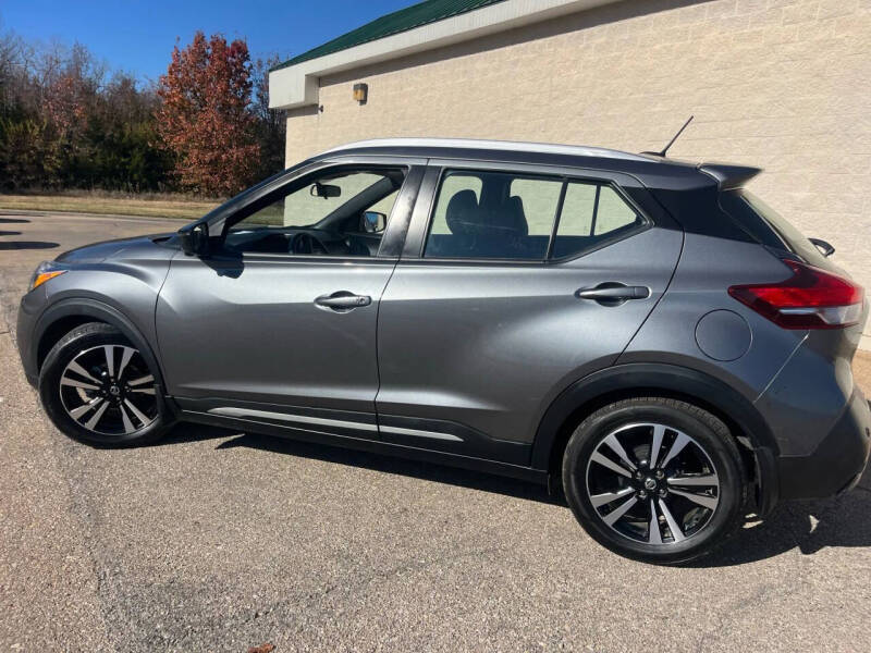 2020 Nissan Kicks SR