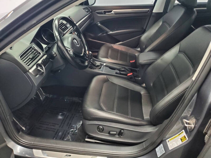 2018 Volkswagen Passat 2.0T R-Line