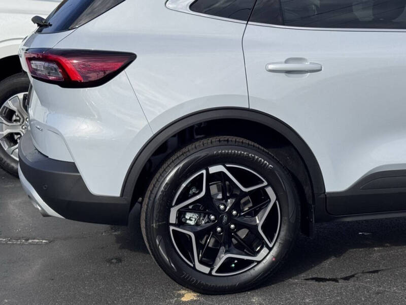 2026 Ford Escape Platinum