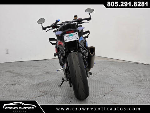 2025 BMW M 1000 R