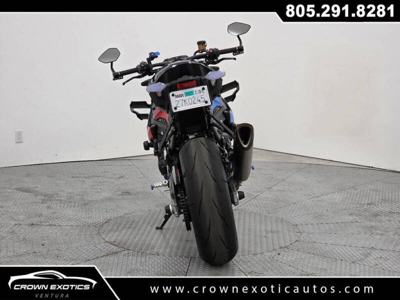 2025 BMW M 1000 R