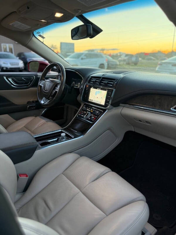 2017 Lincoln Continental Select