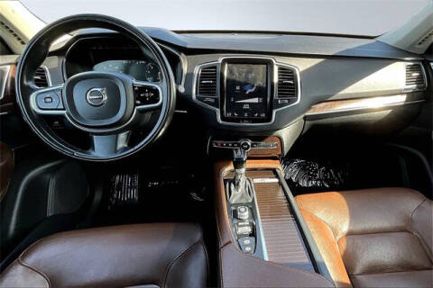 2019 Volvo XC90 T6 Momentum