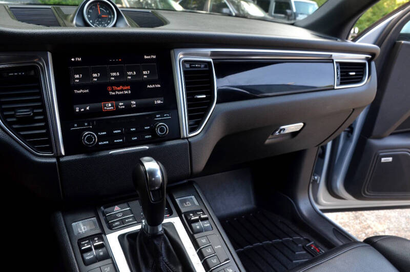 2017 Porsche Macan