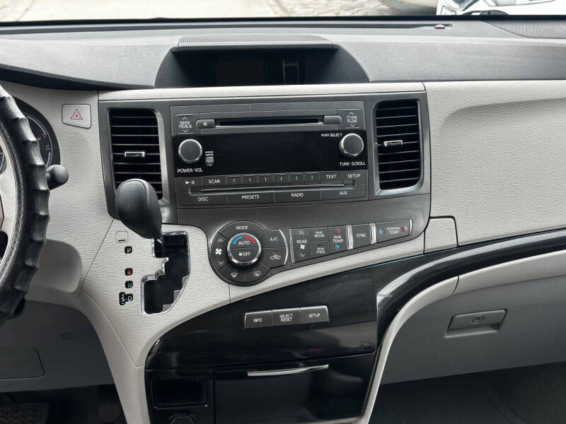 2013 Toyota Sienna