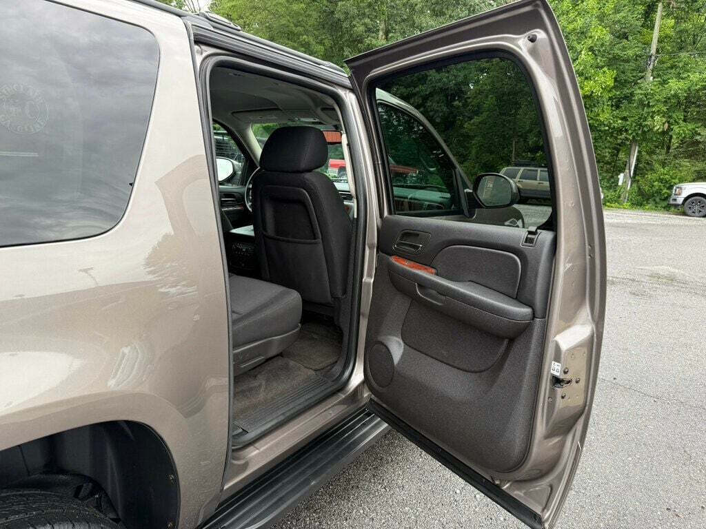2014 Chevrolet Suburban 47
