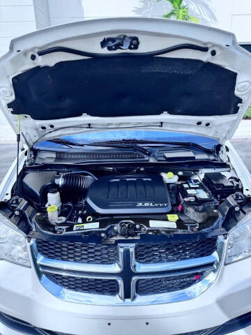 2013 Dodge Grand Caravan SE