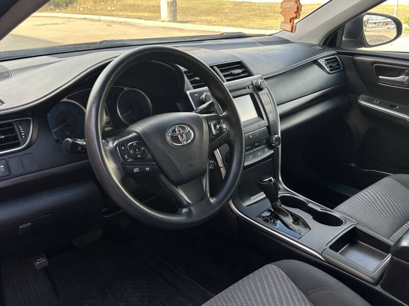 2017 Toyota Camry LE