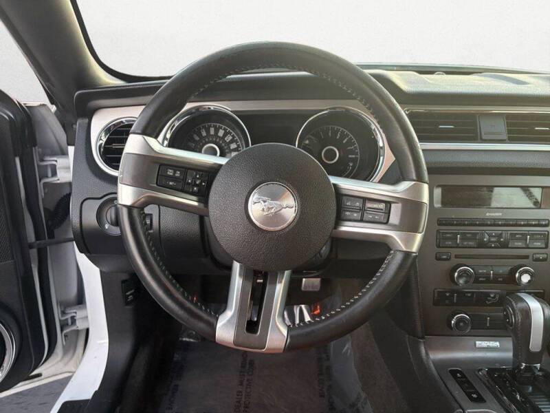 2014 Ford Mustang V6