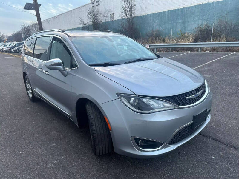 2018 Chrysler Pacifica for sale at Giordano Auto Sales in Hasbrouck Heights NJ