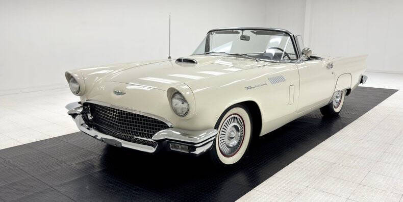 1957 Ford Thunderbird