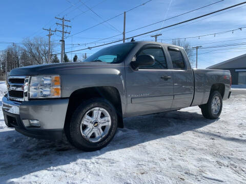 2008 Chevrolet Silverado 1500 for sale at MEDINA WHOLESALE LLC in Wadsworth OH