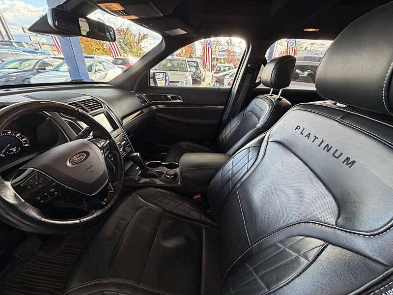 2017 Ford Explorer Platinum