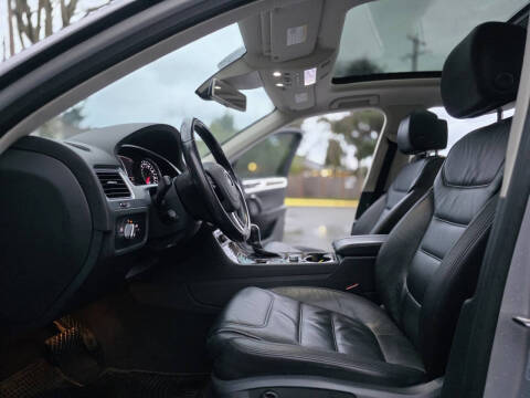 2015 Volkswagen Touareg V6 Lux