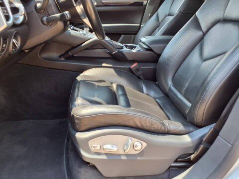 2017 Porsche Cayenne Platinum Edition