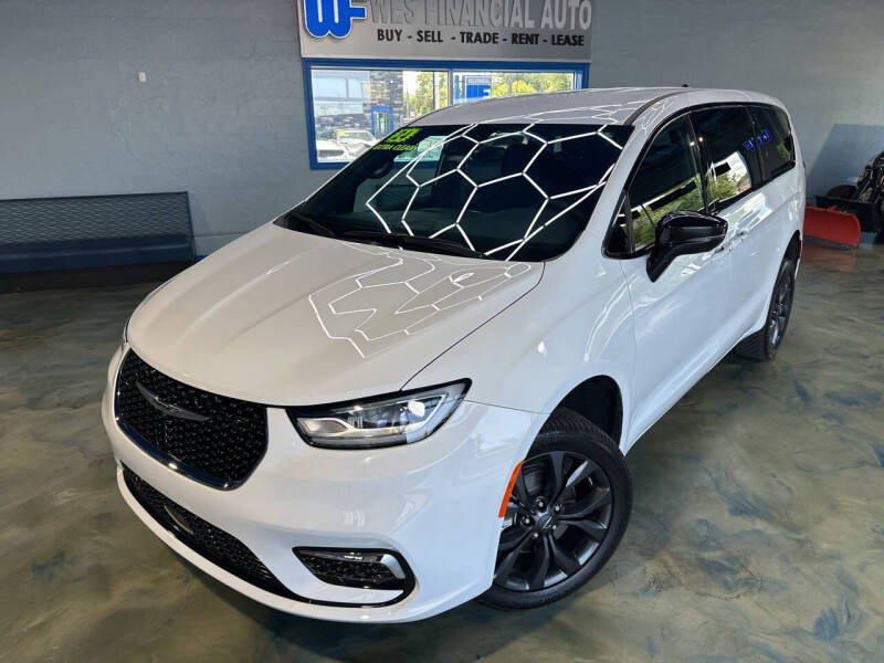 2024 Chrysler Pacifica Touring