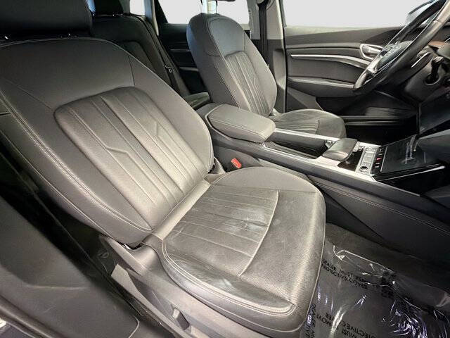 2019 Audi e-tron quattro Premium Plus