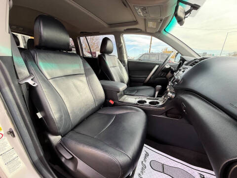 2013 Toyota Highlander SE