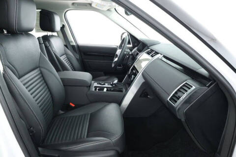 2024 Land Rover Discovery P300 S