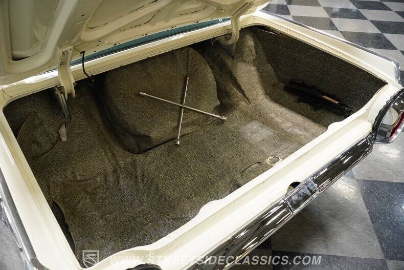 1962 Ford Thunderbird