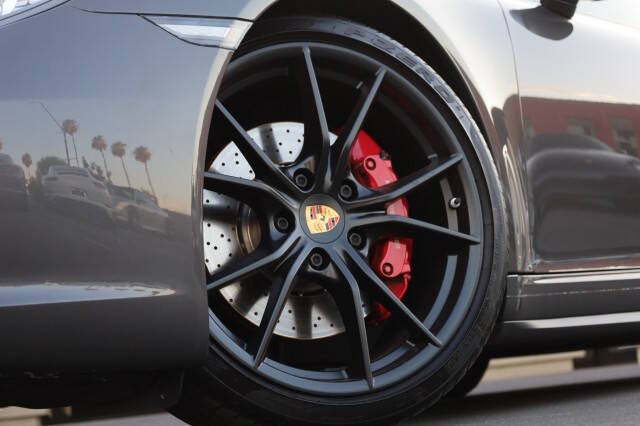 2017 Porsche 911 Carrera 4S