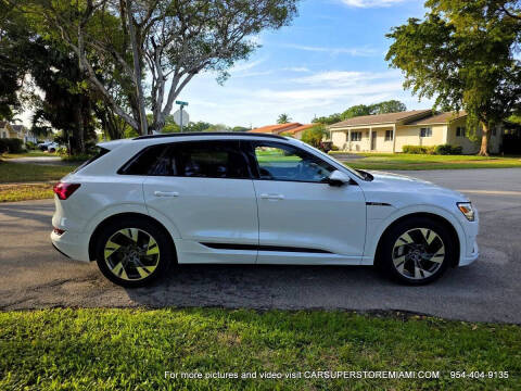 2021 Audi e-tron quattro Premium