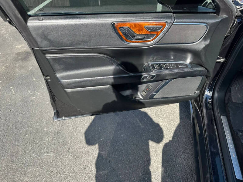 2019 Lincoln Continental Select