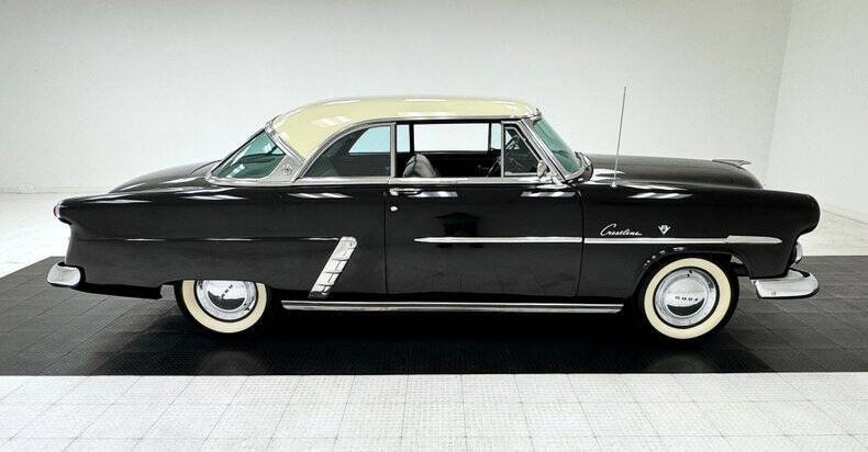 1952 Ford Crestline