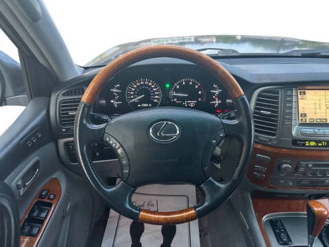 2005 Lexus LX 470