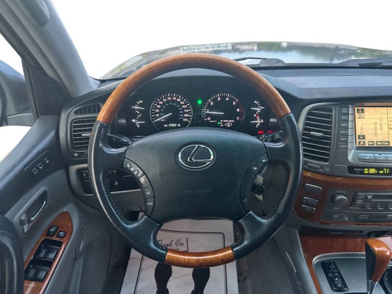 2005 Lexus LX 470