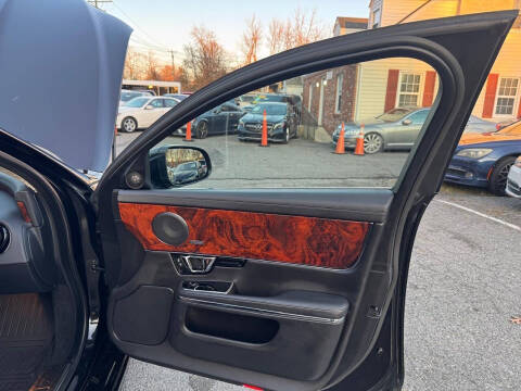 2016 Jaguar XJ R-Sport