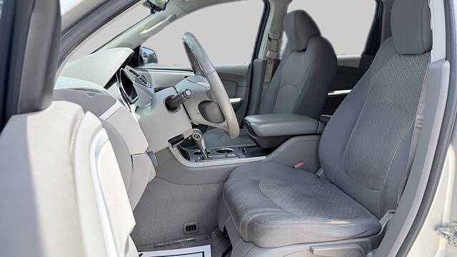 2011 Chevrolet Traverse LS