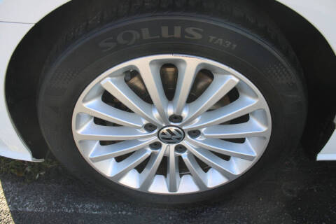 2017 Volkswagen Passat 1.8T SE