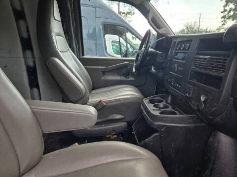 2023 Chevrolet Express 2500