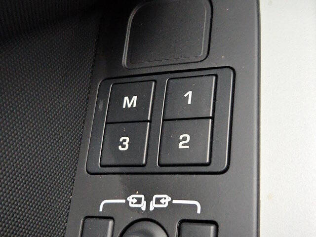 2023 Land Rover Defender 130 X-Dynamic SE