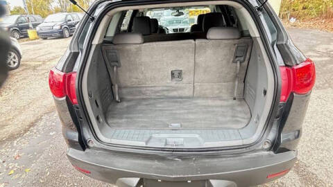 2011 Chevrolet Traverse LS