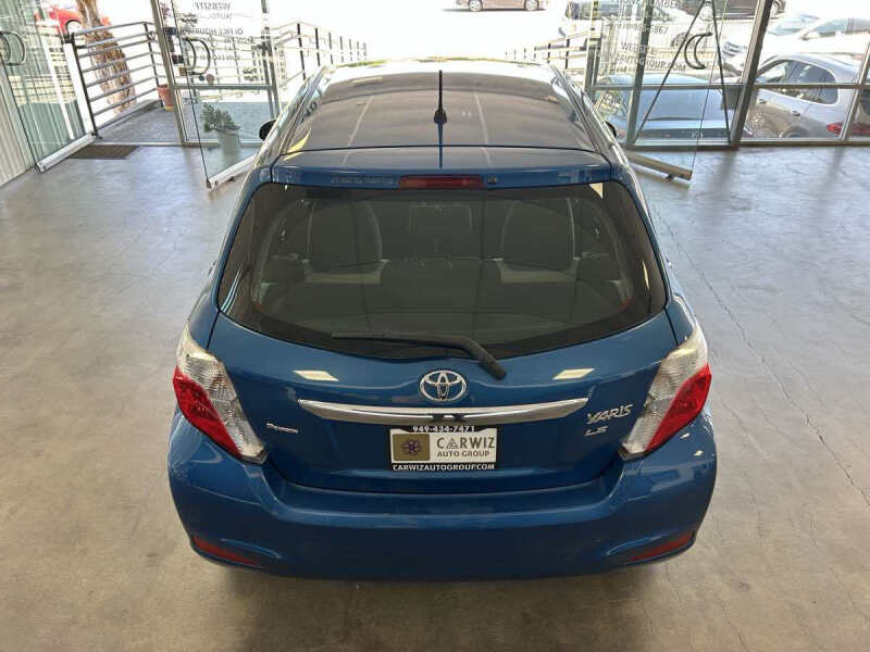 2012 Toyota Yaris 5-Door LE