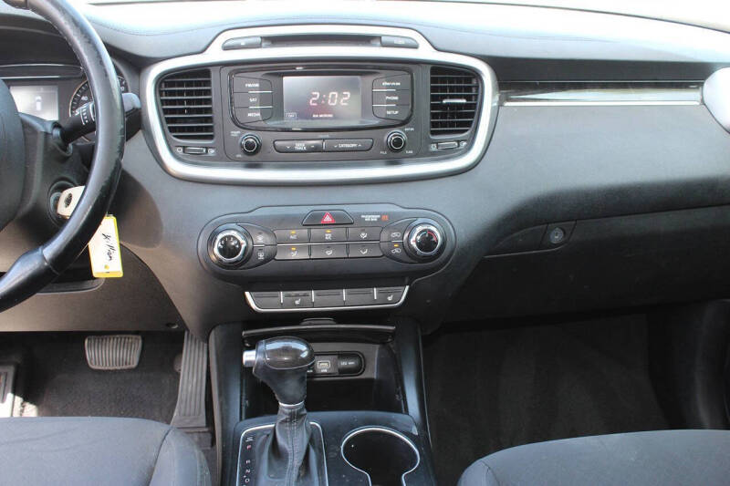 2016 Kia Sorento LX