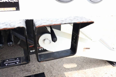 2017 Freightliner M2 106