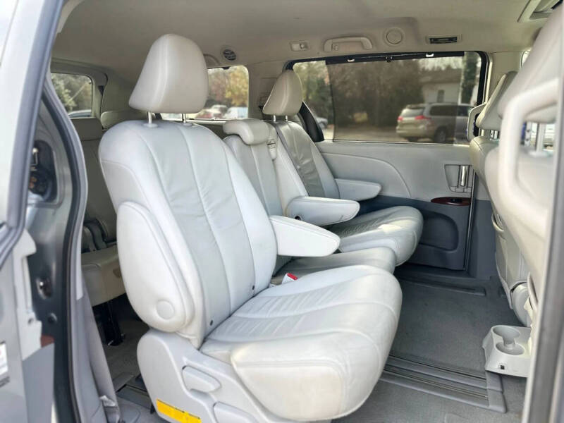 2011 Toyota Sienna